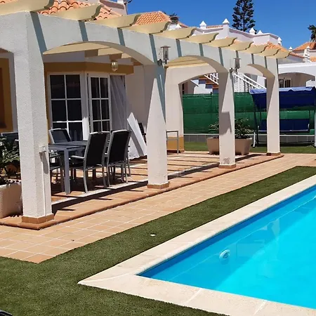 Dwarika, Away From - Private Heated Pool Vila